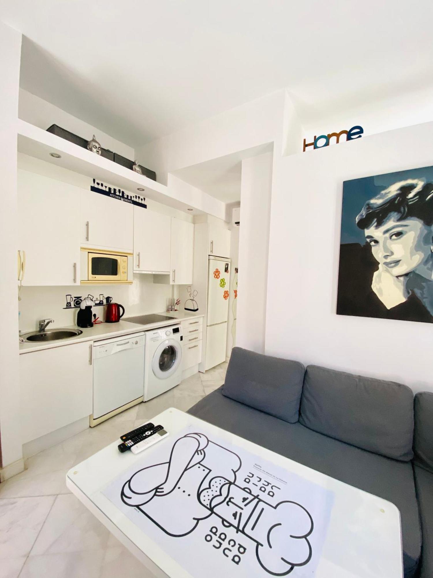 Apartamento En El Centro De Малага Екстериор снимка