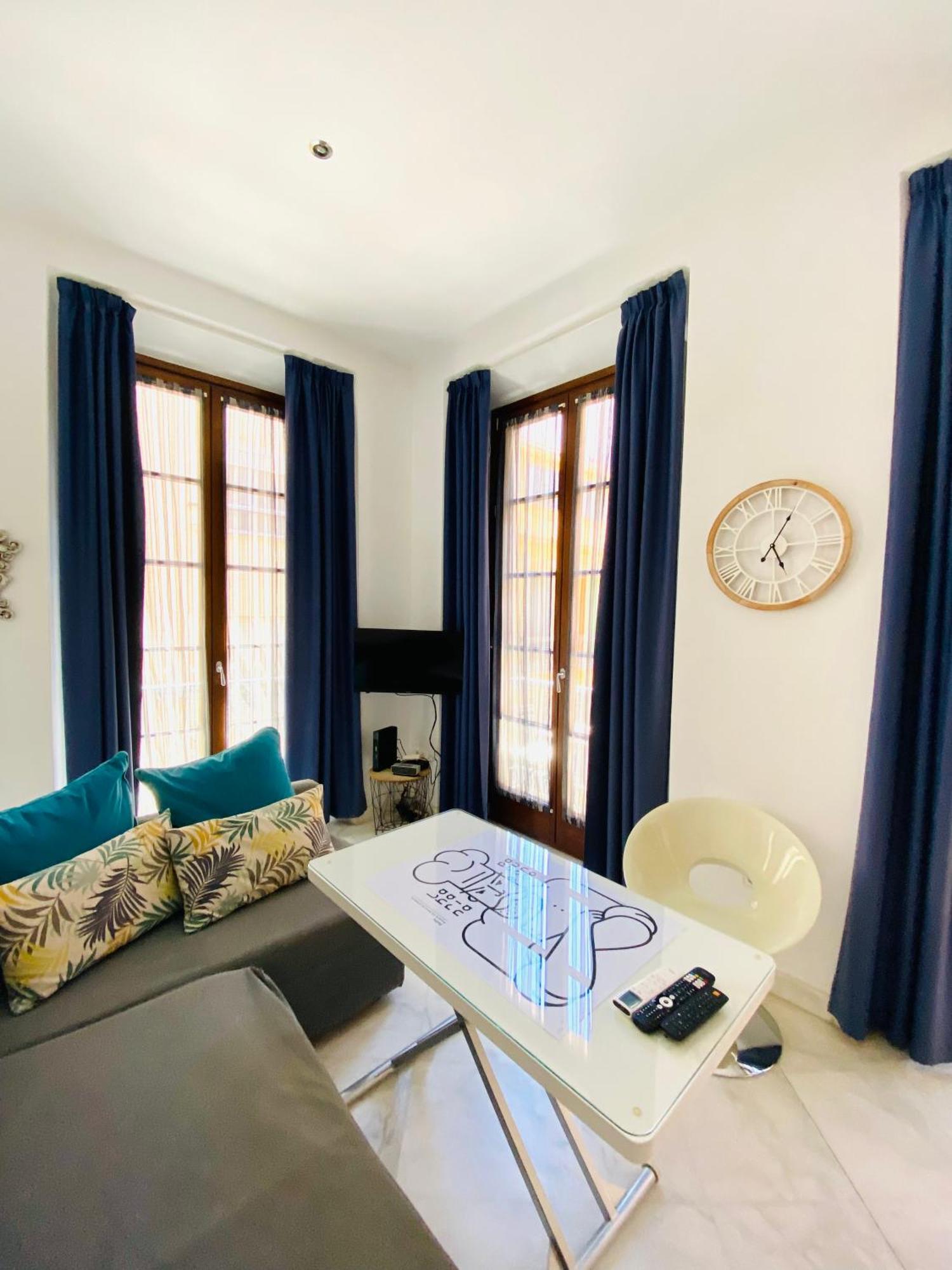 Apartamento En El Centro De Малага Екстериор снимка